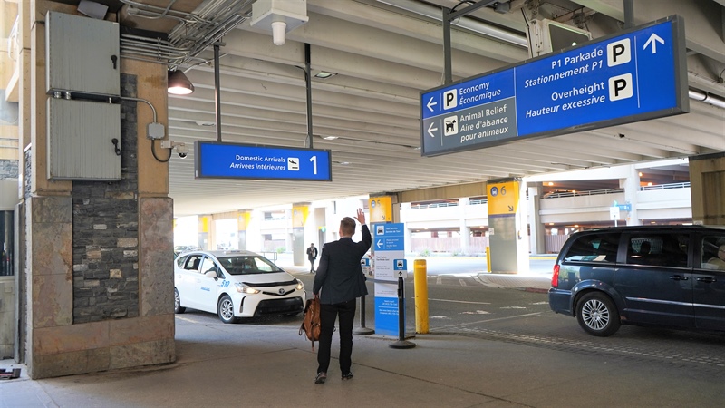 Arrivals level roadway closed for construction